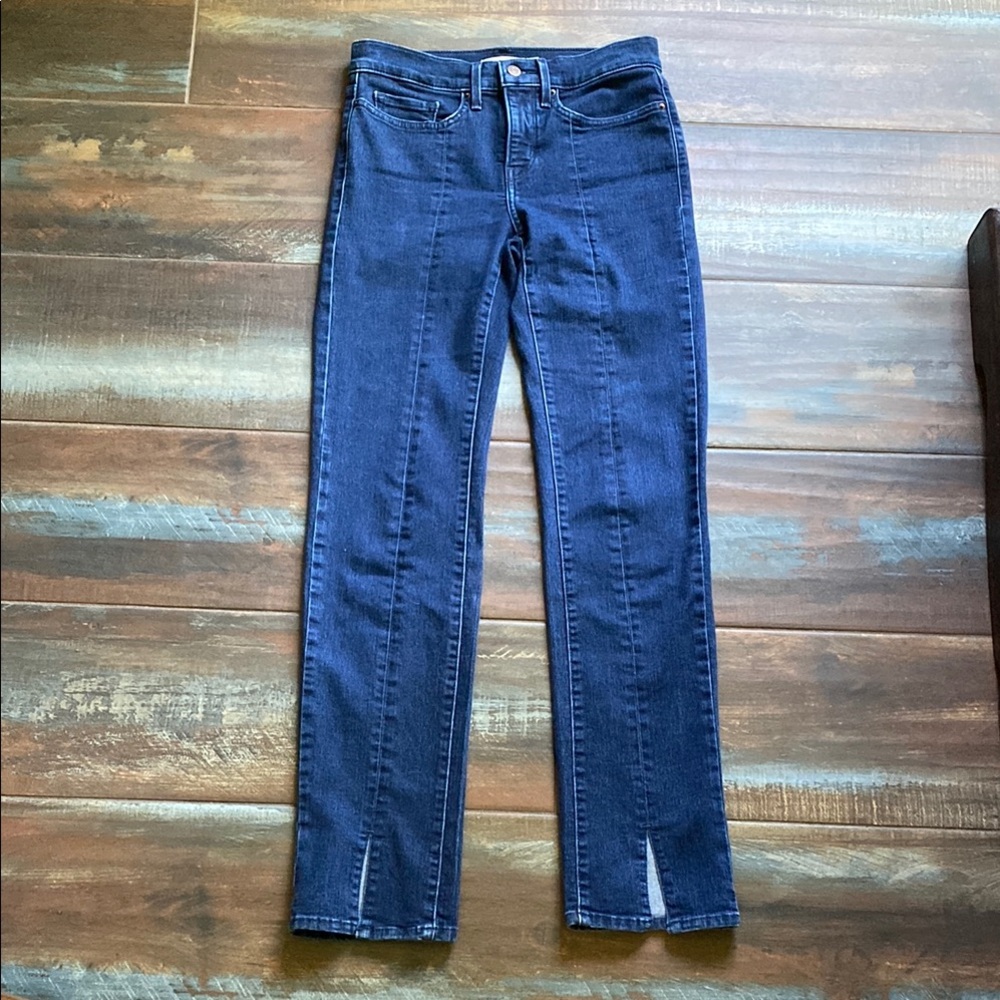 Levis Women’s Jeans 314 Shaping Straight Size 27